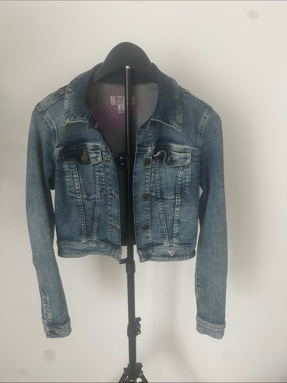 ‘ “Guess Cropped Blue Denim Jacket